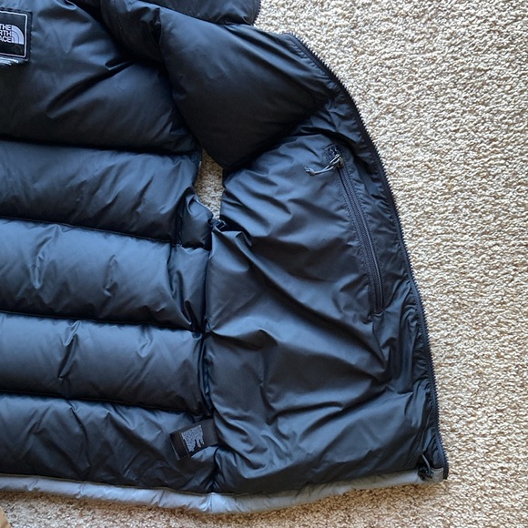 The North Face Men’s Nuptse 700 Down Insulated Vest Gray Asphalt Sz M - Picture 11 of 16